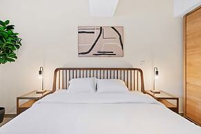 Clausen Charm Contemporary Retreat ID210