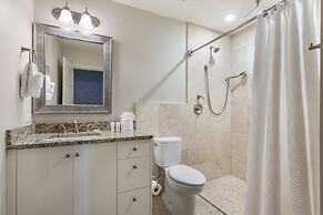 Upscale Condos and Penthouses Close to Canal & Bourbon St.