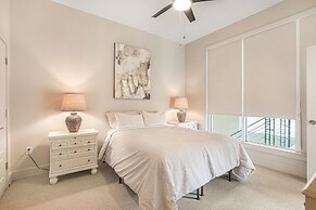 Upscale Condos and Penthouses Close to Canal & Bourbon St.
