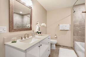 Upscale Condos and Penthouses Close to Canal & Bourbon St.