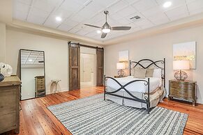 Upscale Condos and Penthouses Close to Canal & Bourbon St.