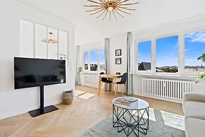 Brand New Retreat in Belair ID224