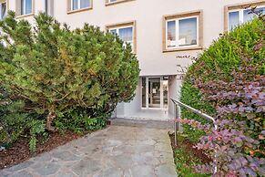 Brand New Retreat in Belair ID224