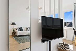 Brand New Retreat in Belair ID224