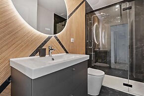 Brand New Retreat in Belair ID224