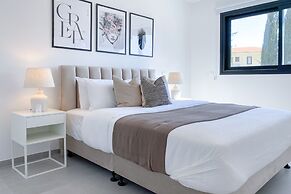 Phaedrus Living: White Hills Suites Panoramic View