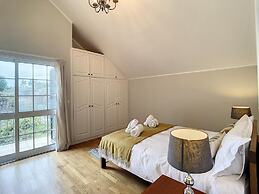 Vinhaticos House by Atlantic Holiday