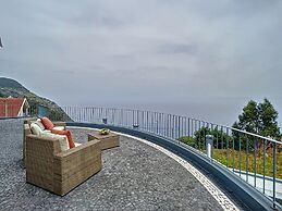 Vinhaticos House by Atlantic Holiday