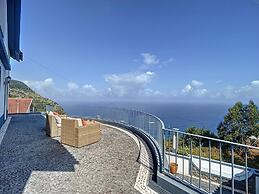 Vinhaticos House by Atlantic Holiday