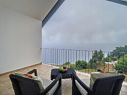 Vinhaticos House by Atlantic Holiday