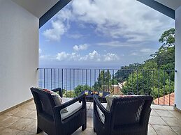 Vinhaticos House by Atlantic Holiday