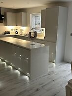 Impeccable 4-bed House in Trearddur Bay