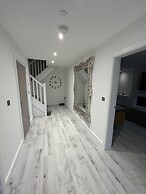 Impeccable 4-bed House in Trearddur Bay