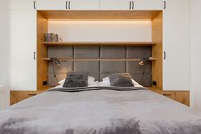 Piaseczno Stylish Apartment by Renters