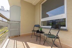 Piaseczno Stylish Apartment by Renters