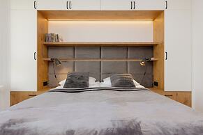 Piaseczno Stylish Apartment by Renters