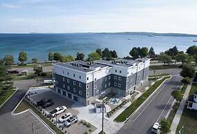 539 Bay St. Lake View Condo by Beach 102W