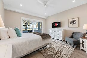 539 Bay St. Lake View Condo by Beach 102W