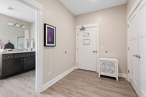 539 Bay St. Lake View Condo by Beach 102W