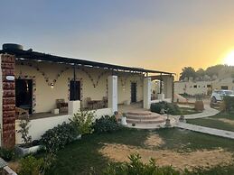 Camp Pyramids View Hotel