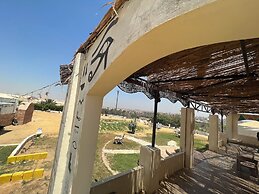 Camp Pyramids View Hotel