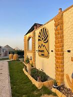 Camp Pyramids View Hotel