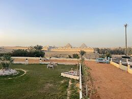 Camp Pyramids View Hotel