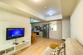 Cozy And Modern Look 2Br The Wave Kuningan Apartment