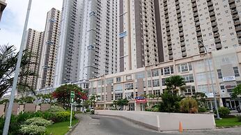 Cozy Living And Tidy 2Br At Puncak Dharmahusada Apartment