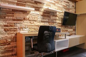 Spacious And Comfort Stay Studio At Green Bay Pluit Apartment