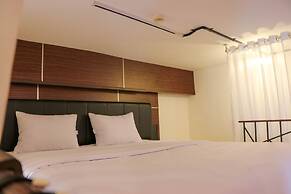 Spacious And Comfort Stay Studio At Green Bay Pluit Apartment