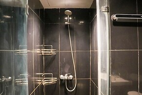 Spacious And Comfort Stay Studio At Green Bay Pluit Apartment