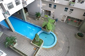 Spacious Studio With Extra Room At Grand Asia Afrika Apartment