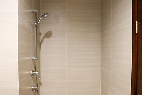 Beautiful Pool View Homey Spacious Studio At West Vista Apartment