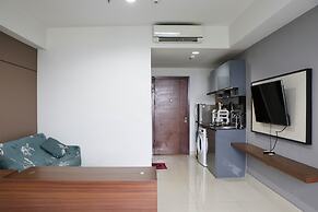 Beautiful Pool View Homey Spacious Studio At West Vista Apartment