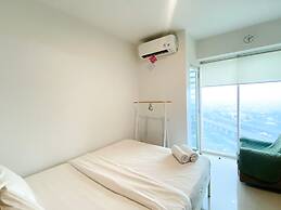 Modern And Homey Studio At Grand Kamala Lagoon Apartment