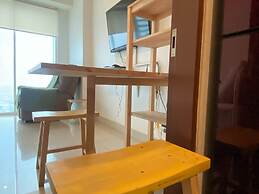 Modern And Homey Studio At Grand Kamala Lagoon Apartment