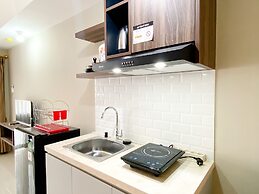 Cozy Stay Studio Apartment At Gateway Park Lrt City Bekasi