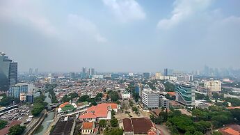 Comfort And Minimalist Studio Menteng Park Apartment