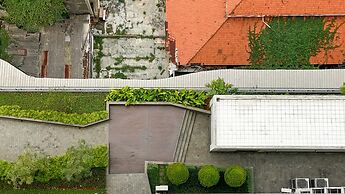 Comfort And Minimalist Studio Menteng Park Apartment