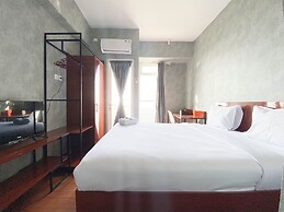 Homey And Good Choice Studio At Amartha View Apartment