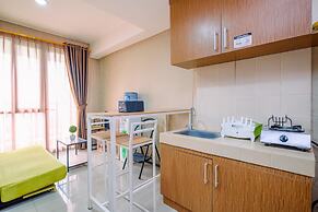 Comfortable And Homey 2Br Apartment At Royal Olive Residence