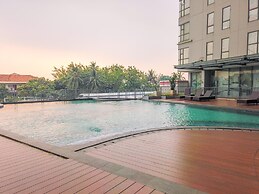 Comfortable And Homey 2Br Apartment At Royal Olive Residence