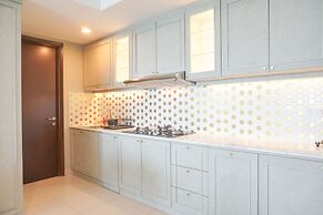 Warm And Elegant 2Br At The Kensington Royal Suites Apartment