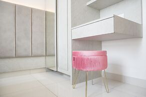 Warm And Elegant 2Br At The Kensington Royal Suites Apartment