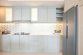 Warm And Elegant 2Br At The Kensington Royal Suites Apartment