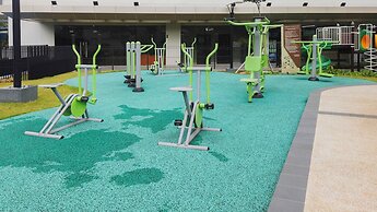 Warm And Elegant 2Br At The Kensington Royal Suites Apartment