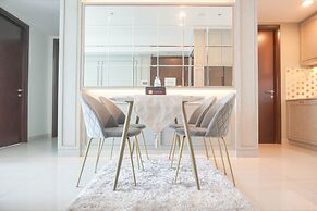 Warm And Elegant 2Br At The Kensington Royal Suites Apartment