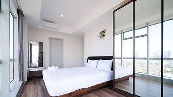 Minimalist With Beautiful View 2Br At Grand Sungkono Lagoon Apartment