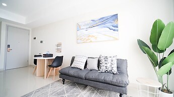 Minimalist With Beautiful View 2Br At Grand Sungkono Lagoon Apartment